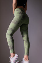 Load image into Gallery viewer, SLICK Tie Dye Green